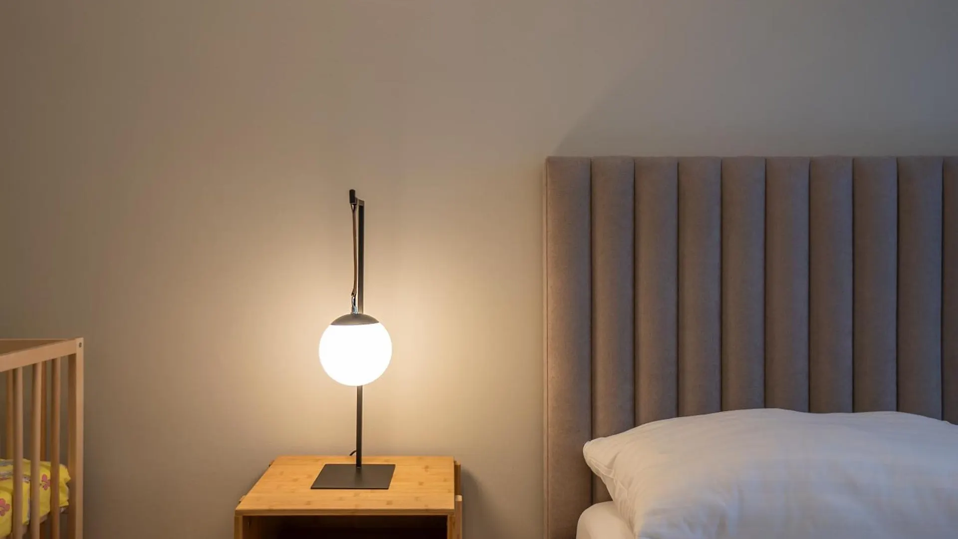 וינה Spacious 110М2 Flat In The City Center