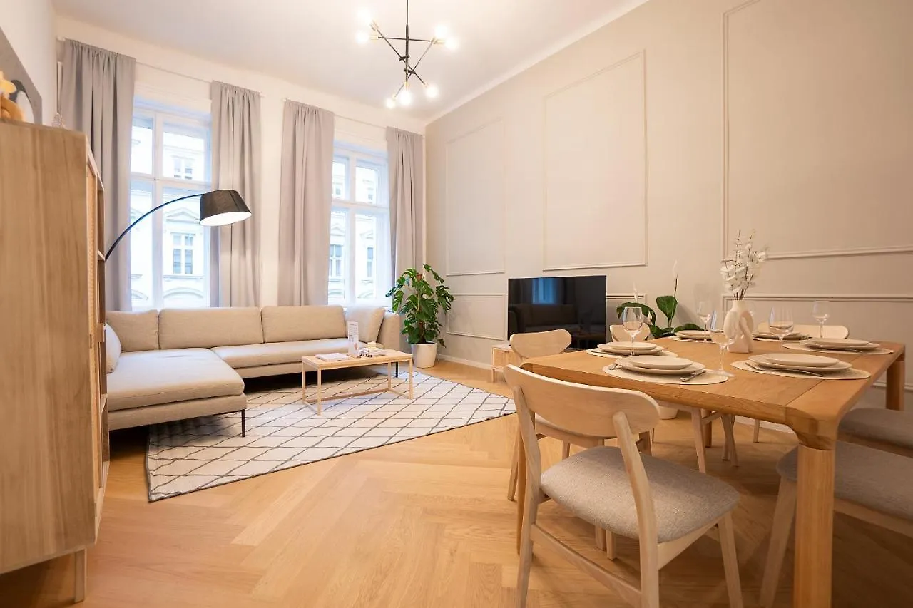 Apartment Spacious 110М2 Flat In The City Center Wien
