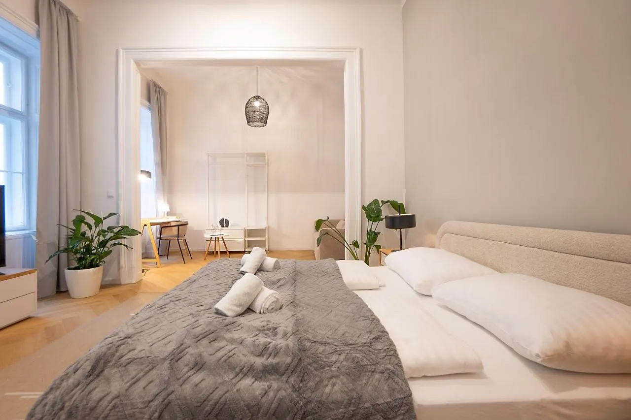 Spacious 110М2 Flat In The City Center Wien 0*,  Österreich