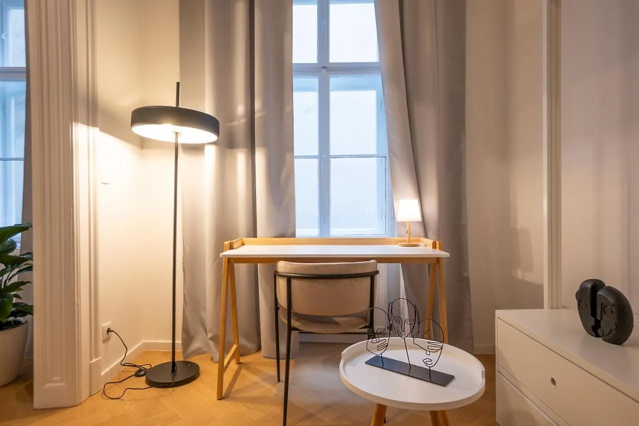 Spacious 110М2 Flat In The City Center Wien Österreich