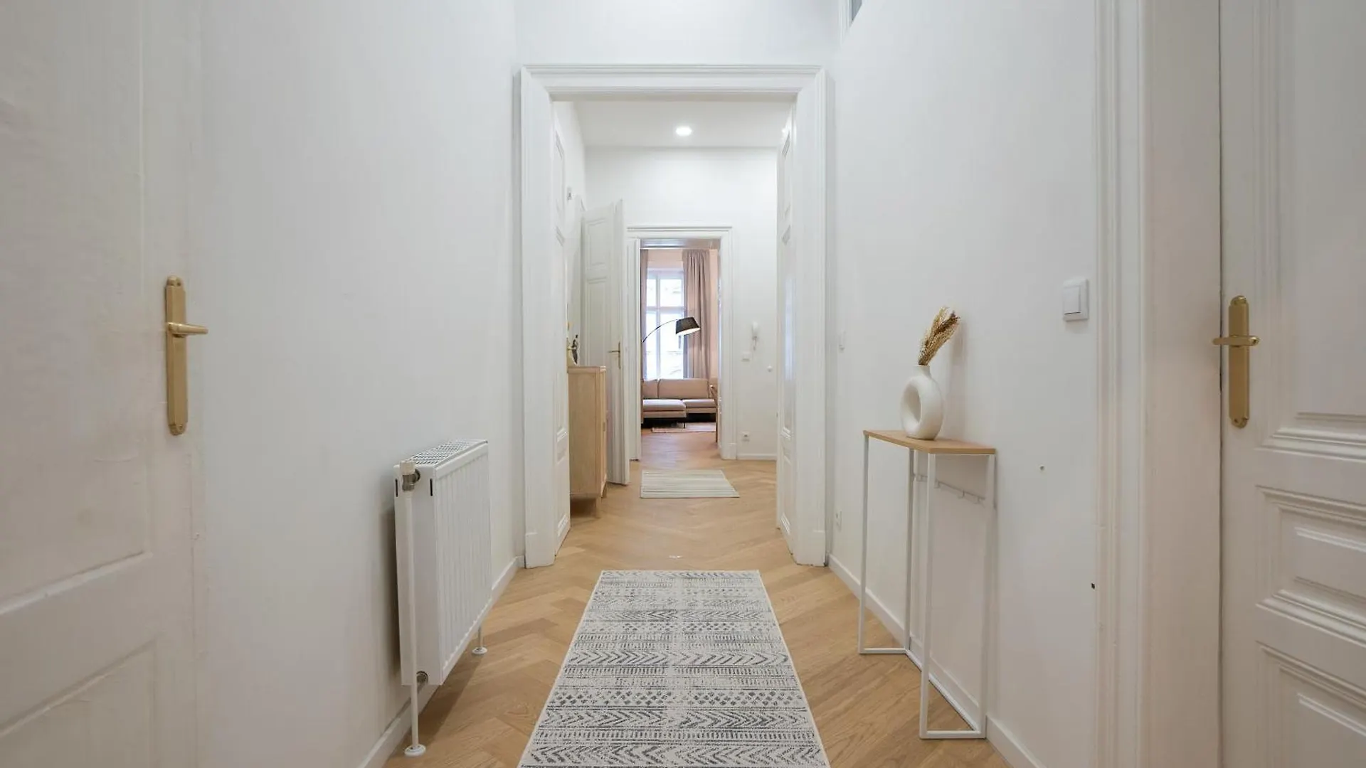 Apartment Spacious 110М2 Flat In The City Center Wien