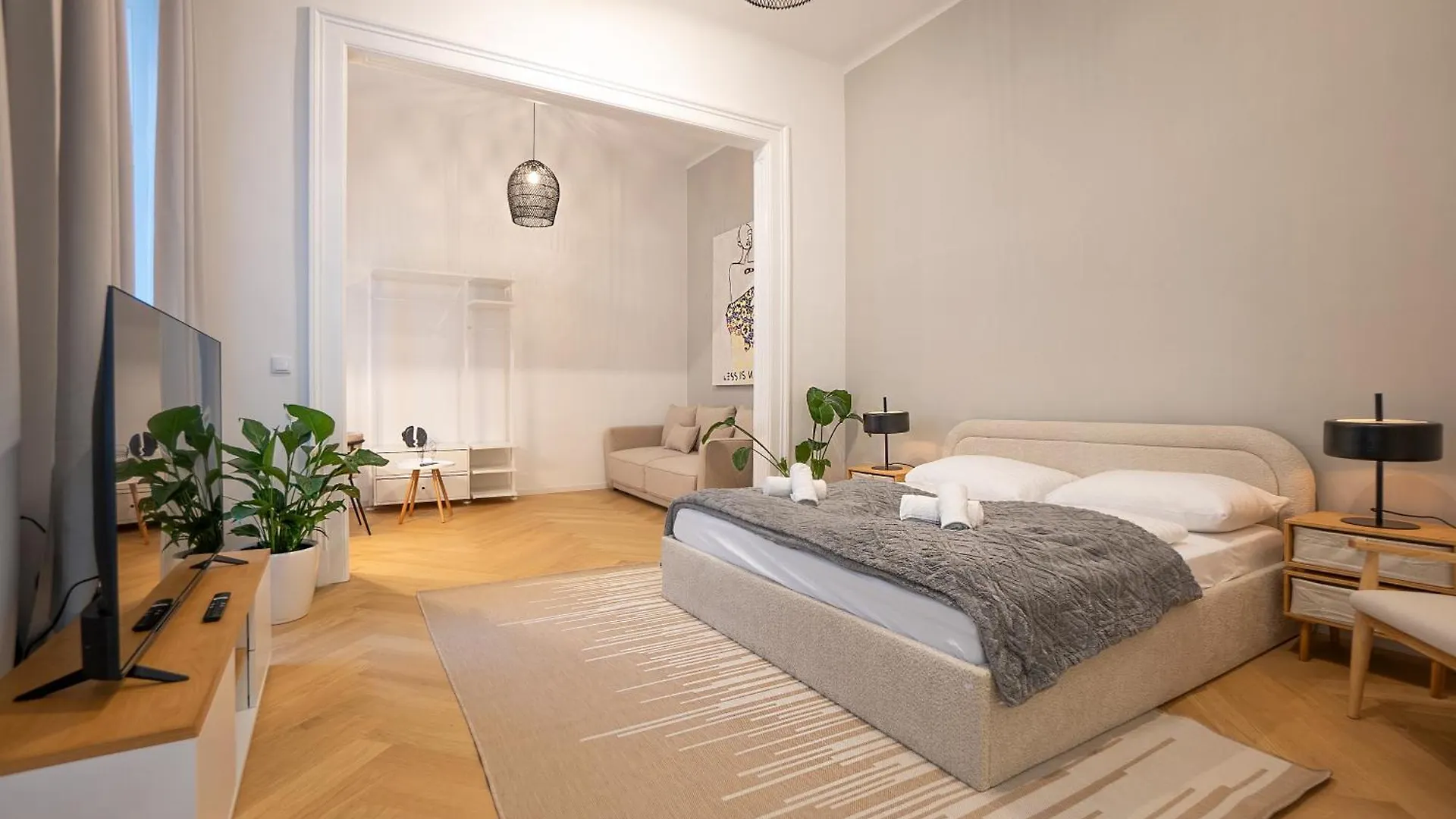 Spacious 110М2 Flat In The City Center Wien