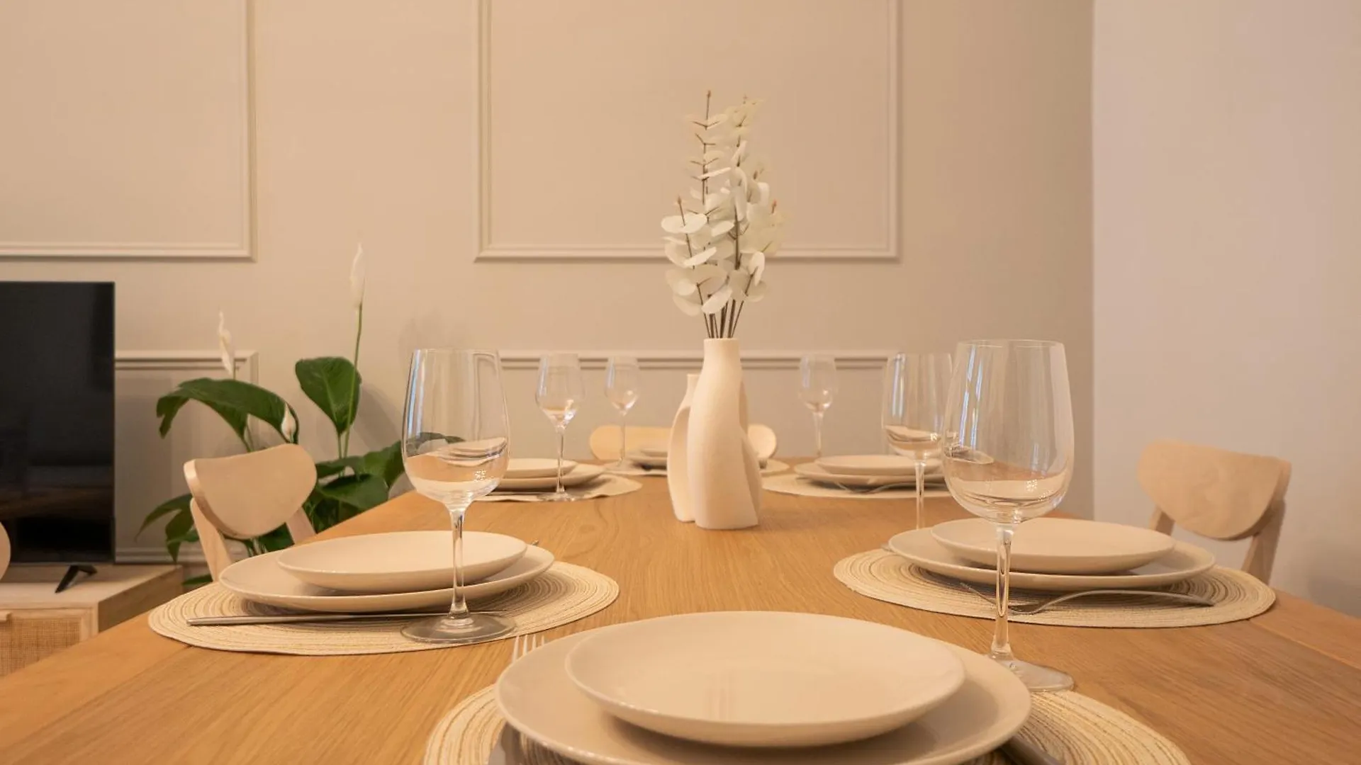 Apartment Spacious 110М2 Flat In The City Center Wien